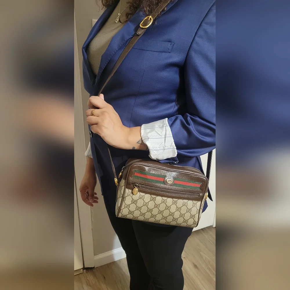 Authentic Gucci Sherry Line Bag With GG Pattern - Picture 8 of 16